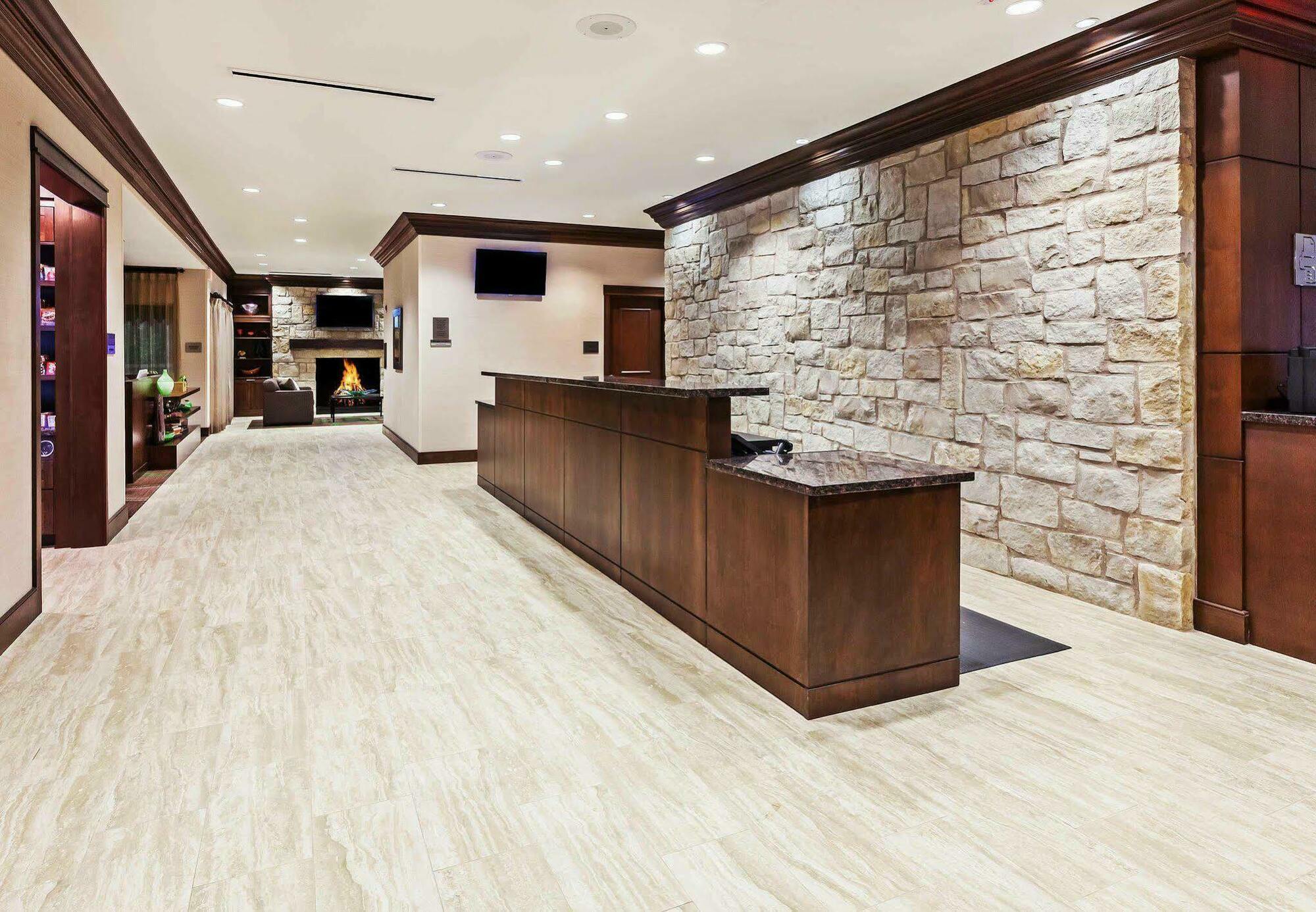 阿比林东北万怡酒店 外观 照片